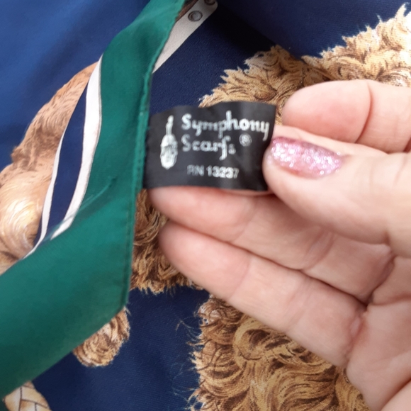 Puppy Printed Scarf Design - Picture 5 of 6